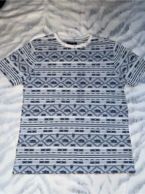 Men's Crew Neck Aztec Stripe T-Shirt - Blue & White